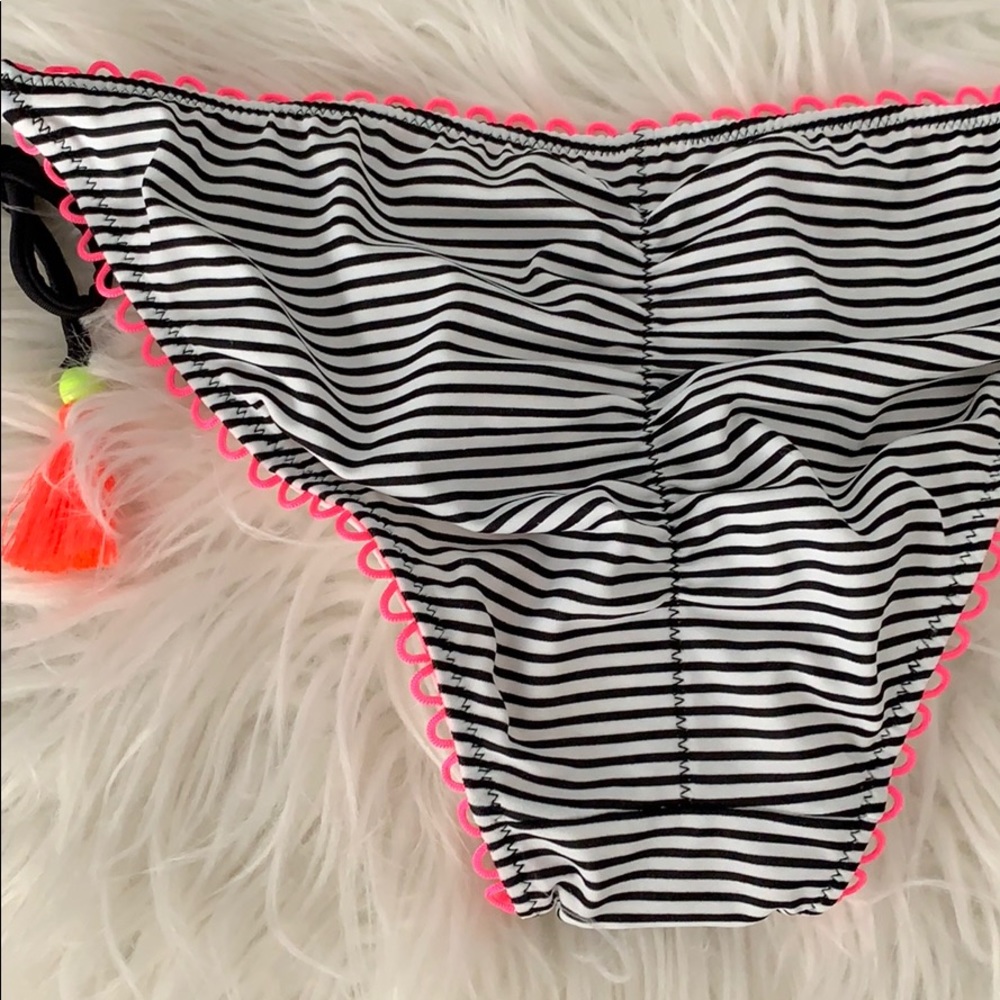Victoria’s Secret bikini bottom - Picture 5 of 6